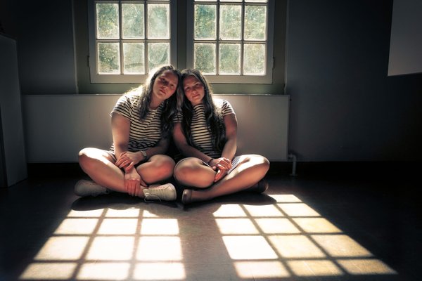 Qu'est-ce qu'il faut savoir sur les communautés lesbiennes en ligne ?