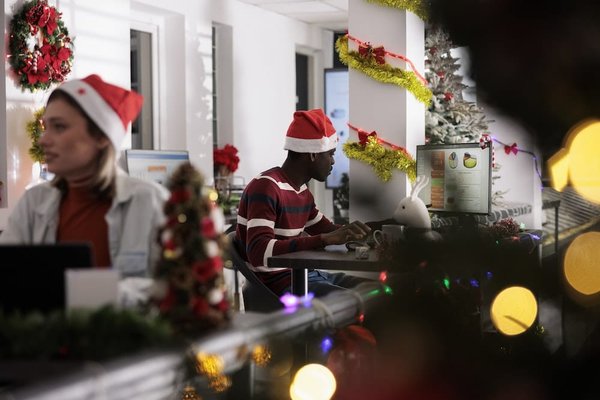 Comment bien préparer les fêtes de fin d'année en entreprise ?